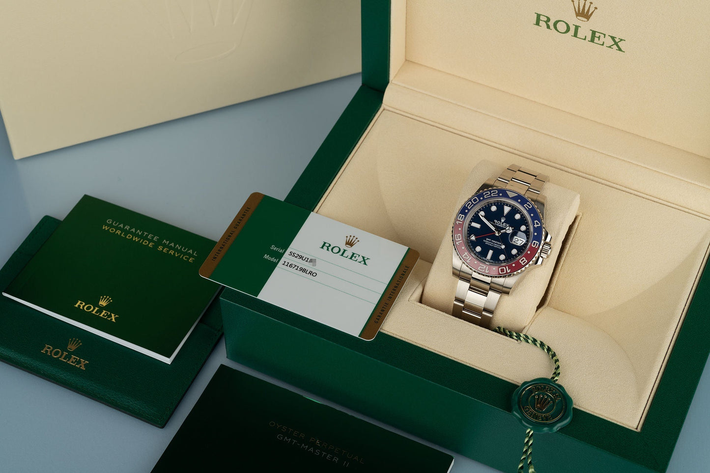 GMT-Master II  Oyster, 40 mm, white gold  M126719BLRO-0003