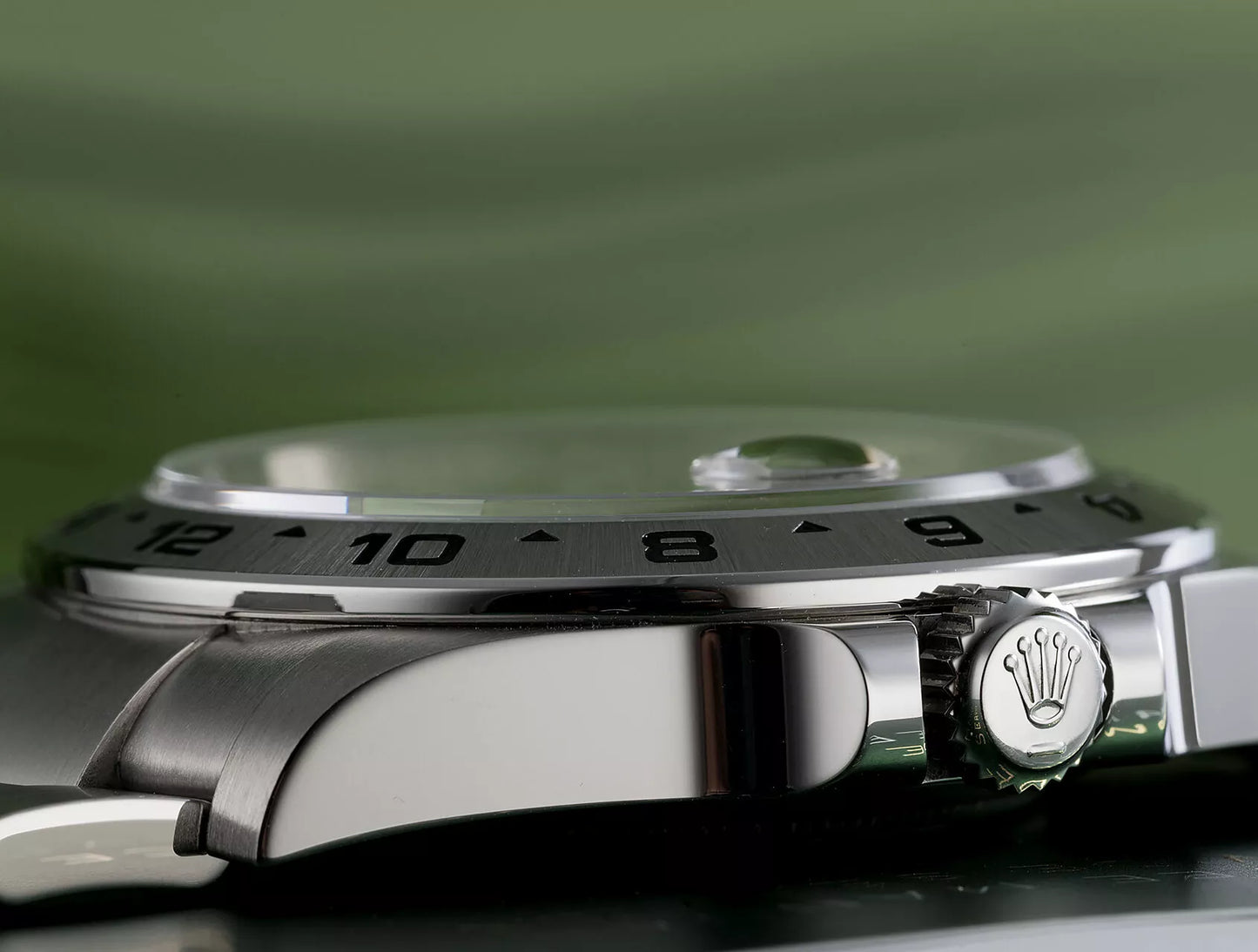 Oyster Perpetual Explorer II 42mm m216570-0002