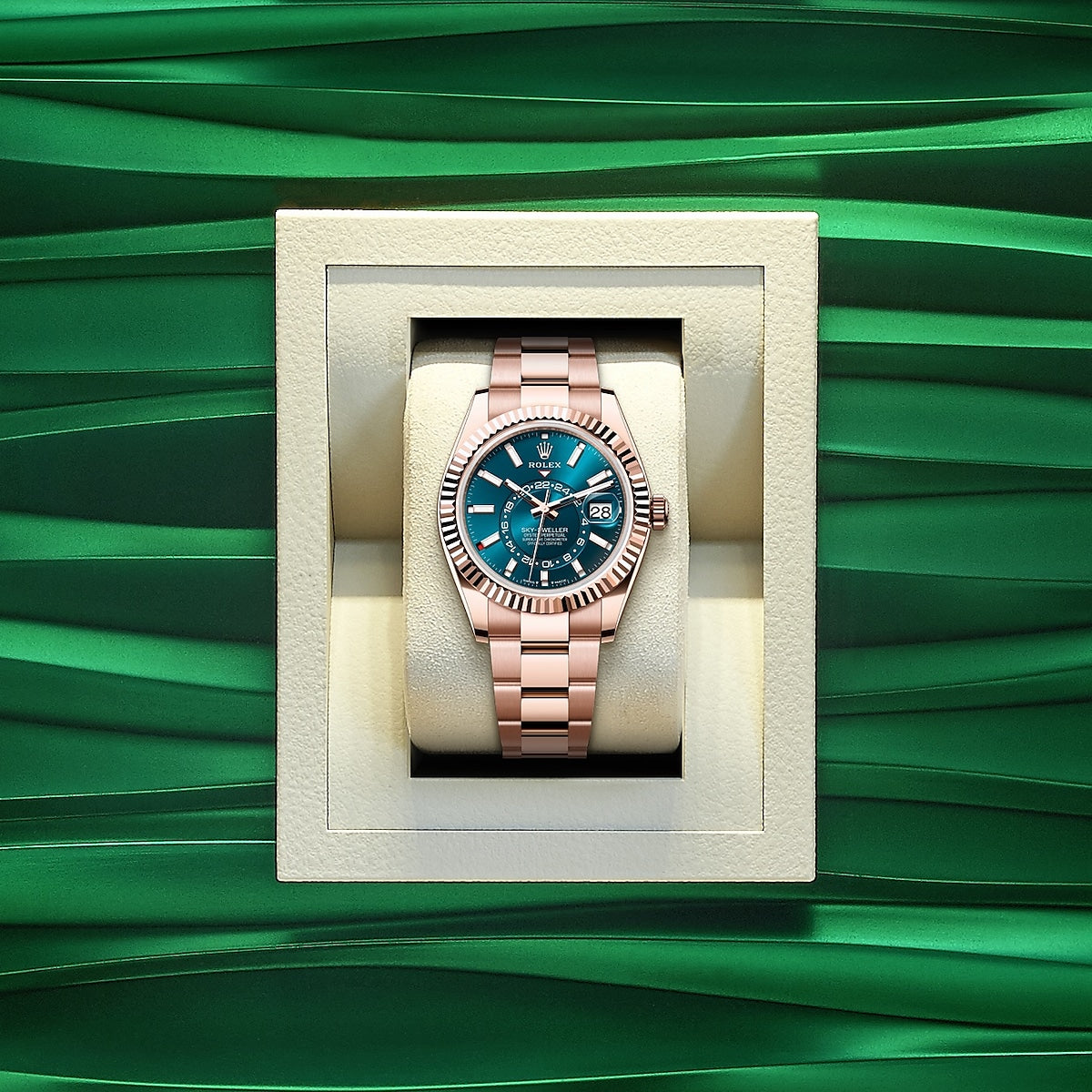 Sky-Dweller, 40,8mm, 18k Everose Gold, Ref# 336935-0001
