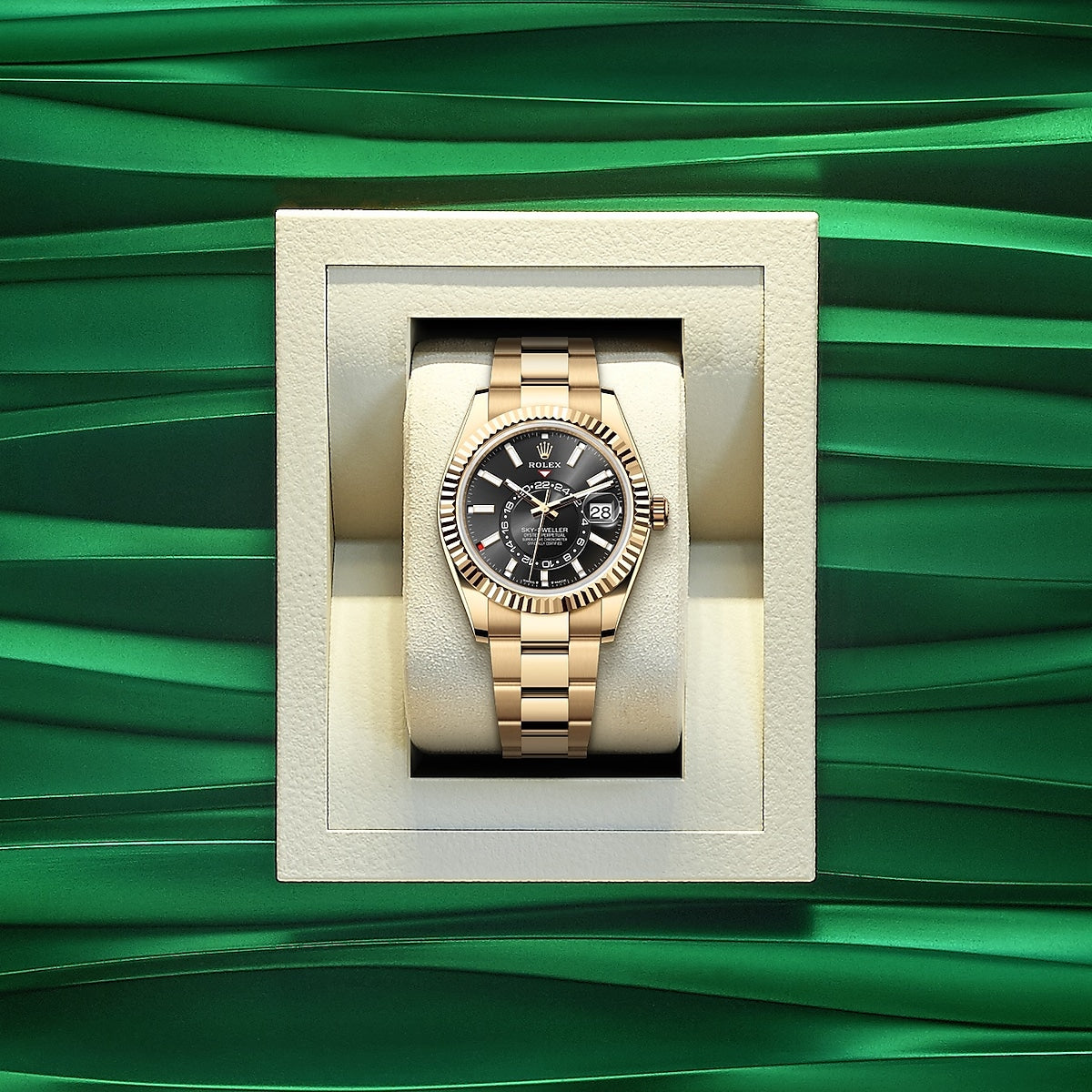 Sky-Dweller, 42mm, 18k Yellow Gold, Ref# 336938-0002